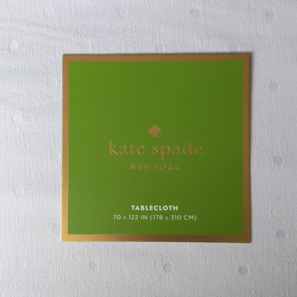 Kate Spade 70"x122" Larabee Dot silver tablecloth